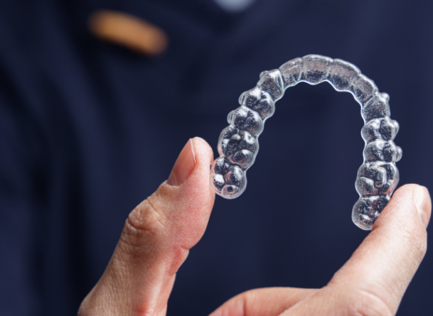 L'orthodontie invisible : avantages et inconvénients